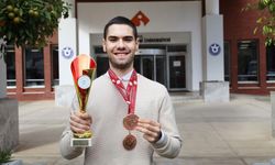 Yağız Avcıoğlu'nun çocukluk tutkusu balede dünya üçüncülüğünü getirdi
