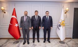 İzmir Büyükşehir Belediye Başkanı Tugay'dan AK Parti ziyaretinde iş birliği mesajı