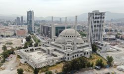 İzmir'de 7 yıldır inşaatı tamamlanamayan Ulu Cami esnafı bekletiyor: Açıldığında protokol camisi olacaktı...
