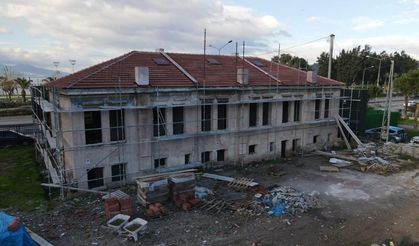 Bayraklı'daki Tarihi Üçüz Bina çok yakında kapılarını açacak