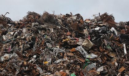 Karşıyaka’da Çöp Krizi: Başkan Tugay ile İşçiler Arasında Gerilim