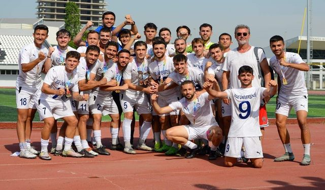 Ege Üniversitesi Futbol Takımı Türkiye şampiyonu!