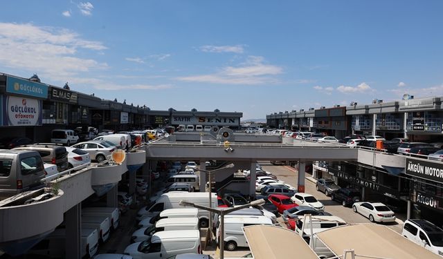 İzmir'de 2. el araç fiyatlarında bayram öncesi sert düşüş