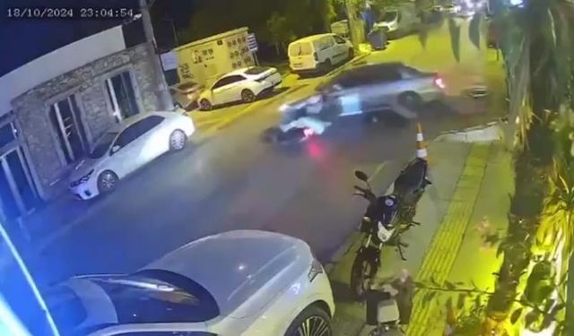 Buca'da Feci Kaza: Motosiklet Otomobile Saplandı, Sürücü Hayatını Kaybetti