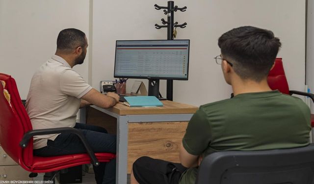 LGS tercih döneminde İzmir Büyükşehir öğrencilerin yanında