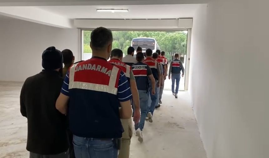 İzmir'de DEAŞ operasyonu: 11 şüpheli yakalandı