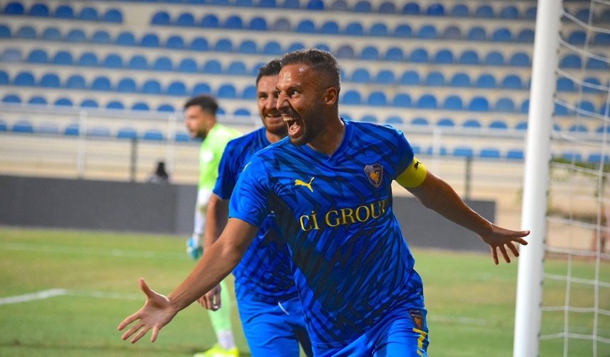 37 Yaşında Gol Krallığı: Yasin Öztekin, Bucaspor'u Zirveye Taşıyor