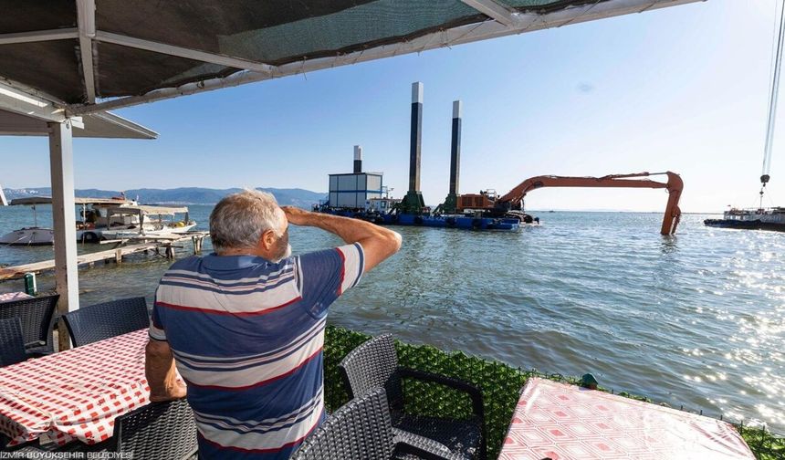 İzmir Mavişehir’de 25 yıl sonra karides bereketi