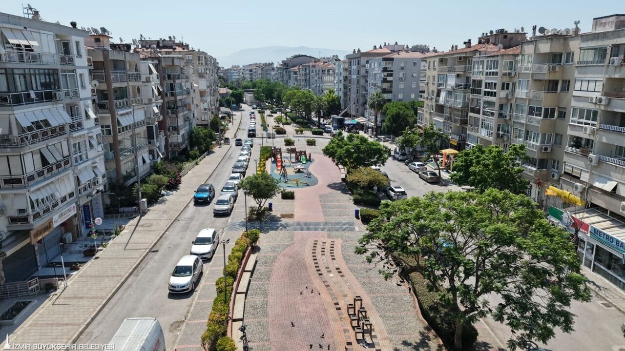Karşıyaka’nın kalbine kesintisiz bisiklet yolu yapılıyor